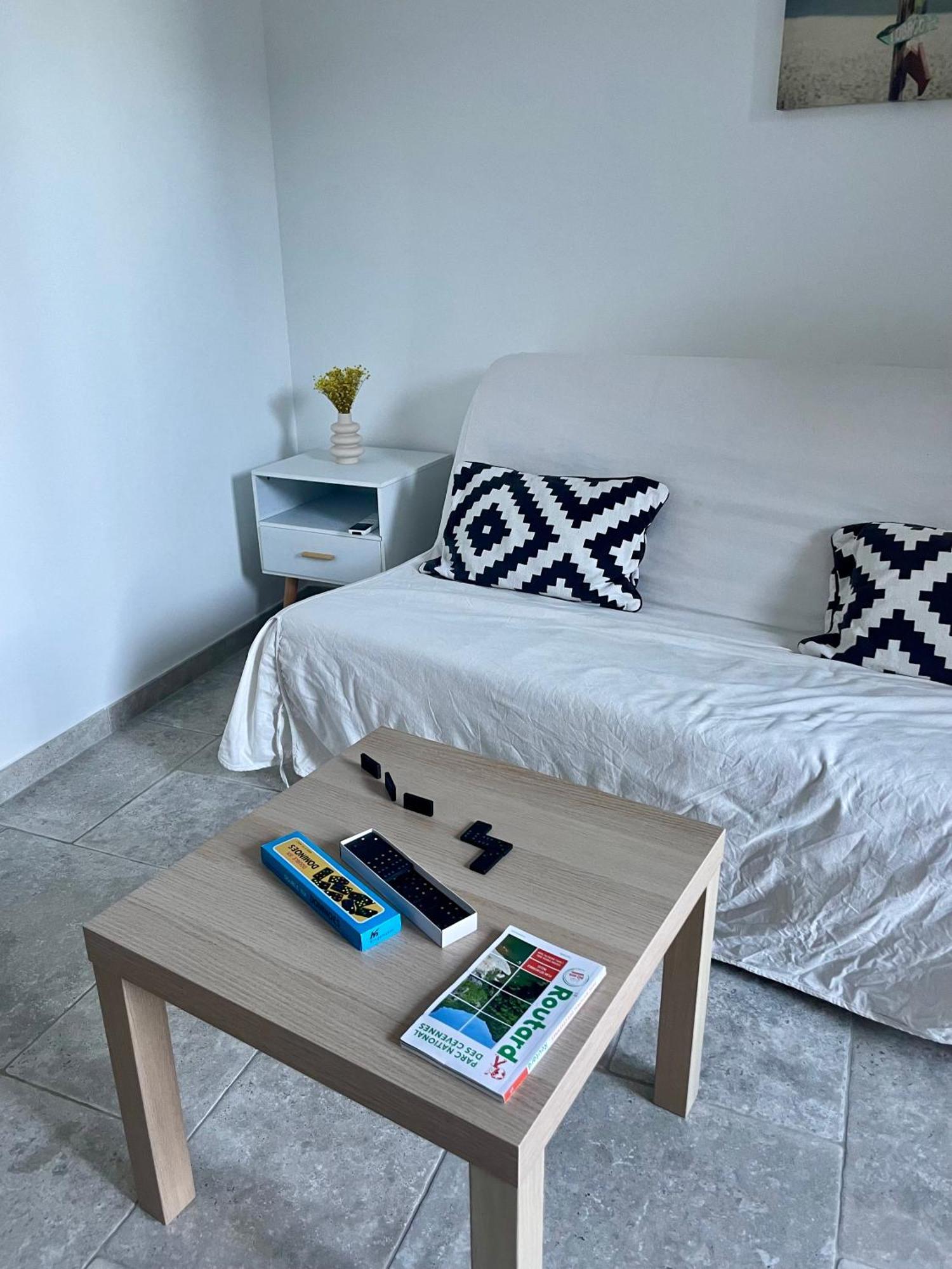Appartamento T2 Renove Avec Terrasse Au Coeur Des Cevennes Saint-Germain-de-Calberte Esterno foto
